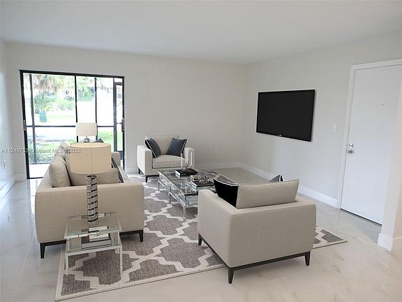5th image of 801 NE 199th St APT 108-10