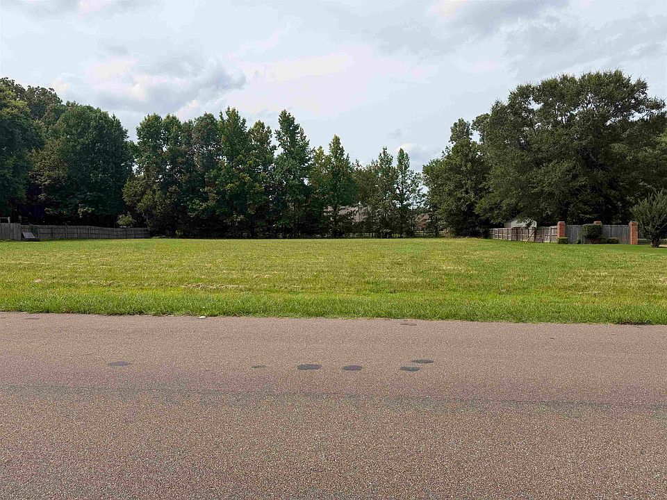 2nd image of WOODLAND VIEW LN