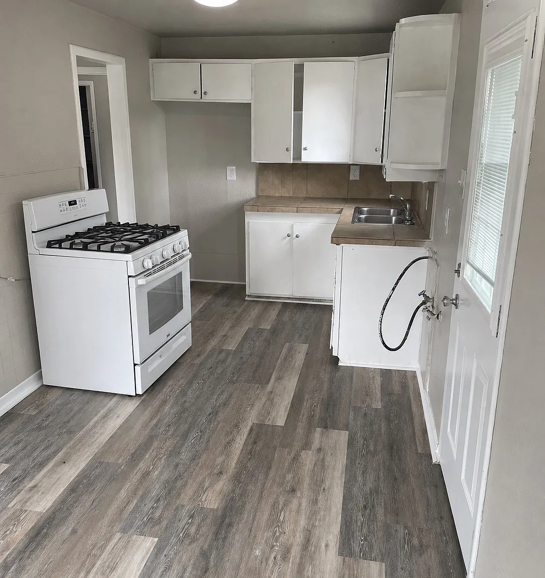 2 bed, 832 sqft, $975 — Photo 3