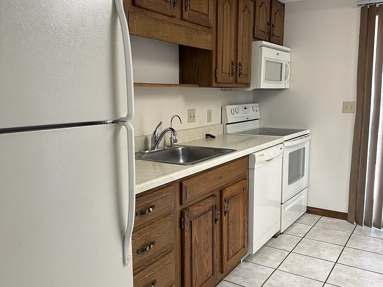 405 W Jewell St — Photo 5