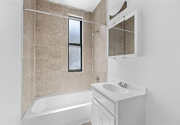 5th image of 247 W 63rd St Ph E