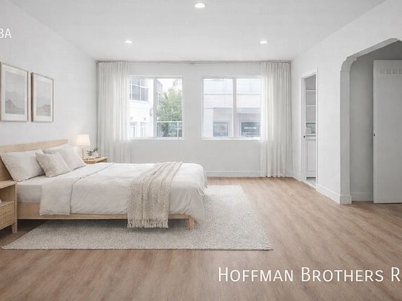 3rd image of 1137 N Clark St APT 6