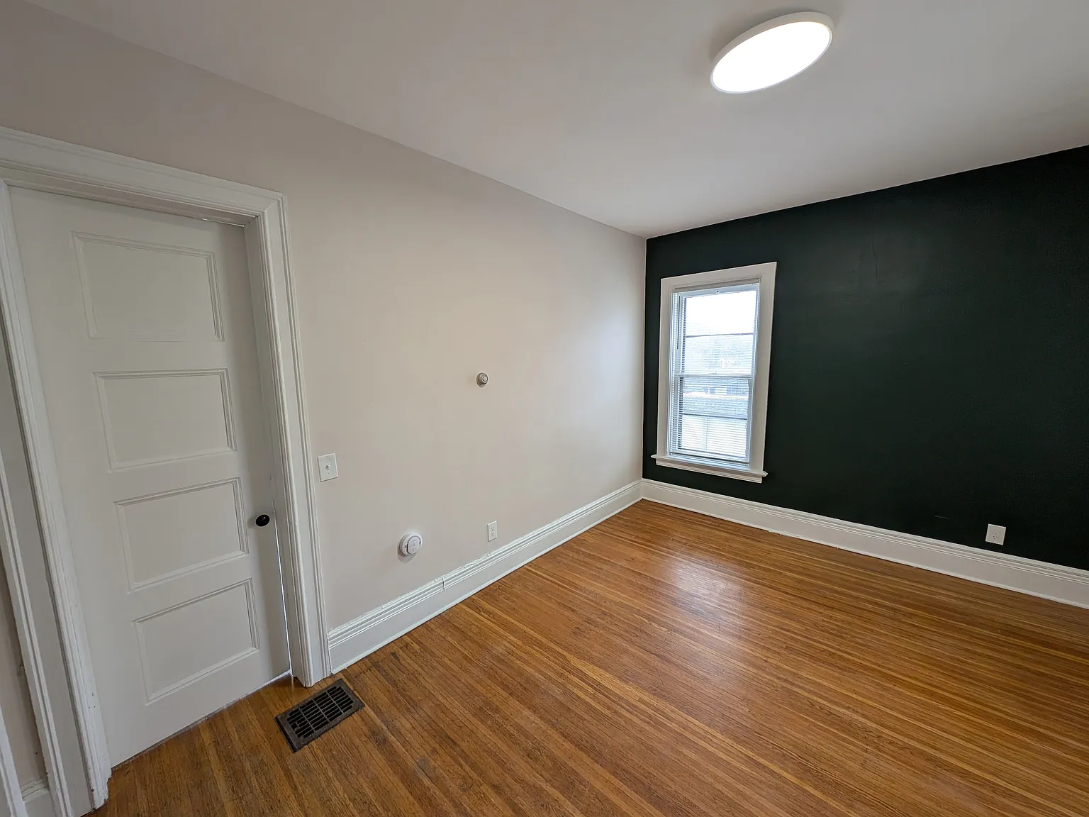 1 bed, $1,100 — Photo 4