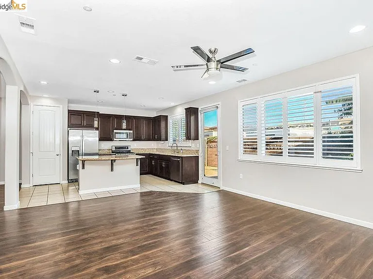1354 Portofino Dr — Photo 7