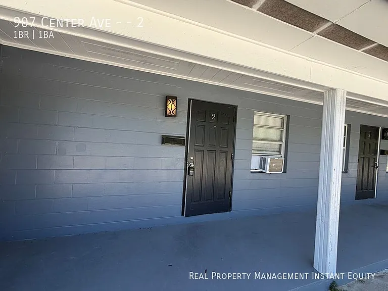 907 Center Ave #2 — Photo 2