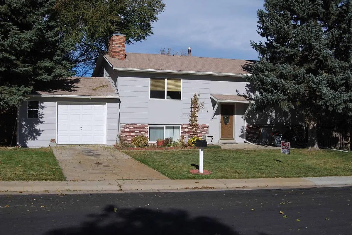 4 bed, 1900 sqft, $2,900 — Photo 1
