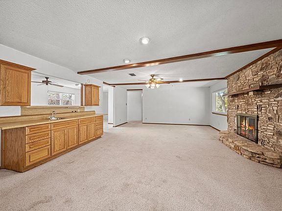 5th image of 155 Tierra Vista Dr N