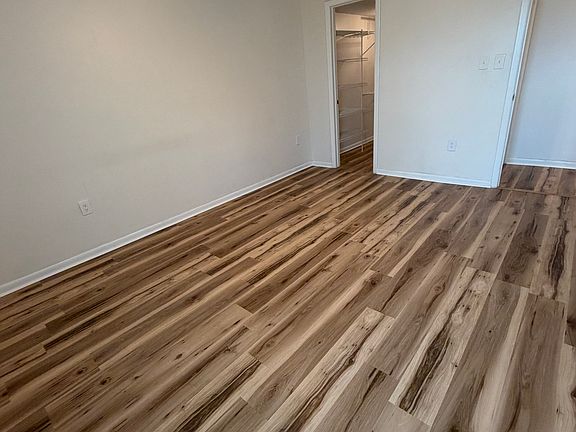 5th image of 2302 S Manhattan Ave APT 306