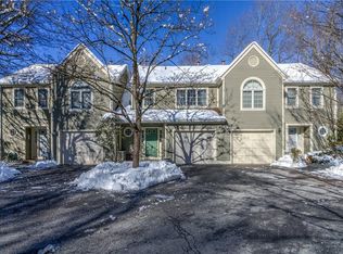 402 Kensington Way, Mount Kisco, NY 10549