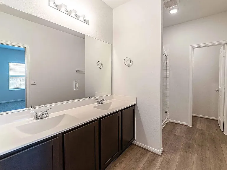 515 Clearlake Dr — Photo 8