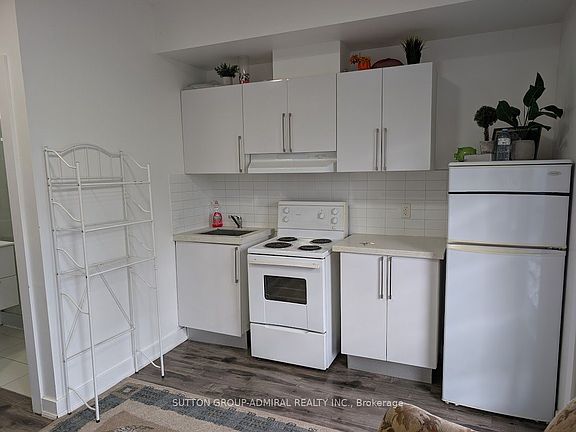 4th image of 540 Essa Rd #17