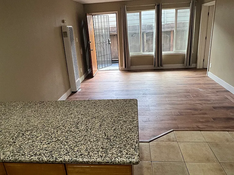 1253 Jefferson Ave #4 — Photo 10