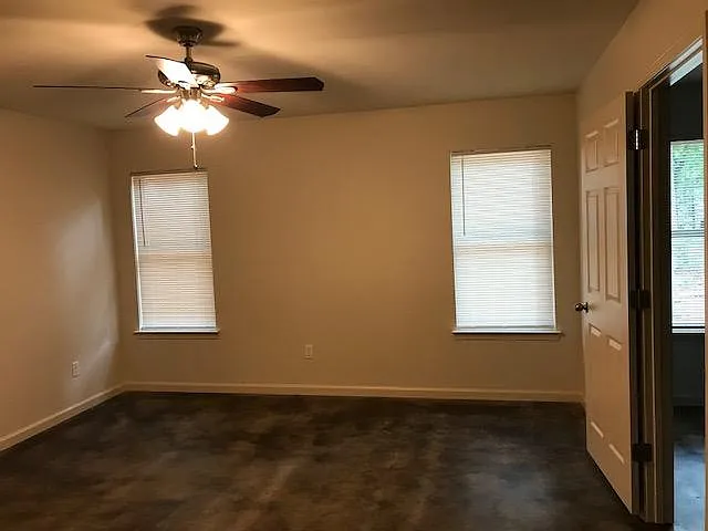 1516 Sugar Maple Ln — Photo 9