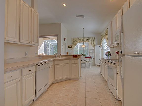5th image of 3410 Fernwood Dr
