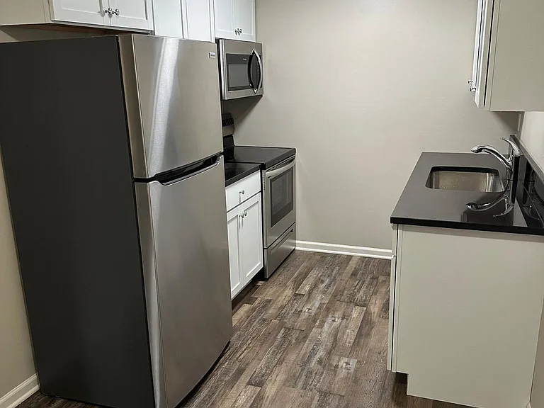 316 W Mazon Ave #3E — Photo 8
