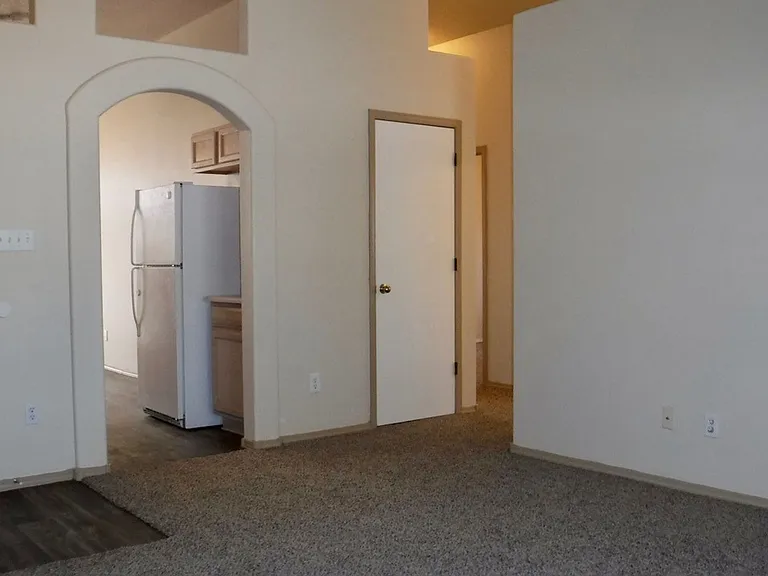 10648 Shooting Star St NW — Photo 4