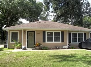 2009 N Tinsley St, Angleton, TX 77515