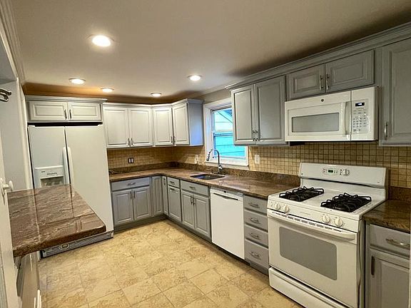 5th image of 7 Hillside Ave