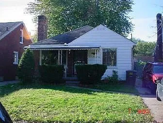 15430 Fairmount Dr photo 1