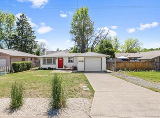 2190 Crestbrook Rd, Medford, OR 97504