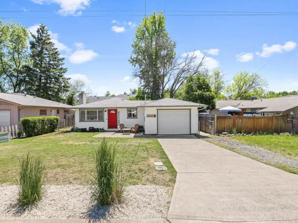 2190 Crestbrook Rd, Medford, OR 97504