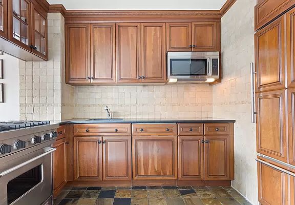 5th image of 155 W 70th St APT 14F