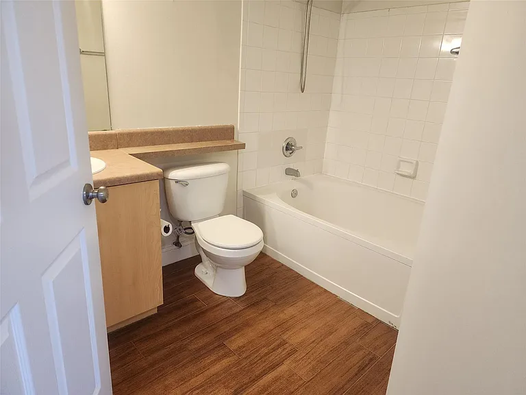 317 Villa Cir #317 — Photo 10