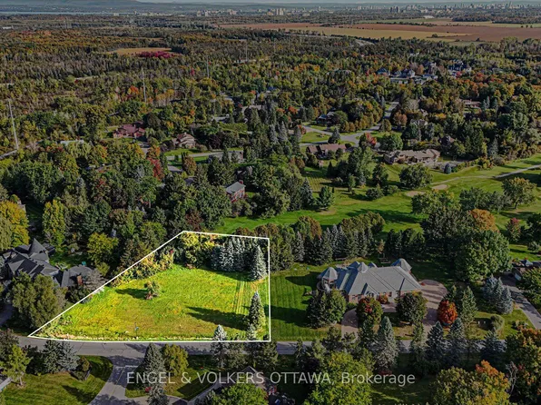 34 Cedarhill Dr, Ottawa, ON K2R 1C6