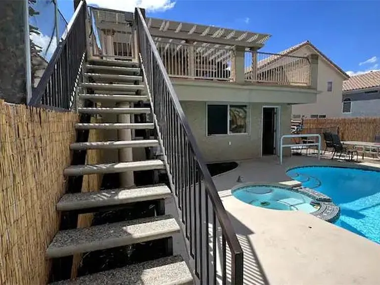 908 Carmel Shores Dr — Photo 15
