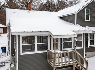 E1655 Grandview Rd, Waupaca, WI 54981