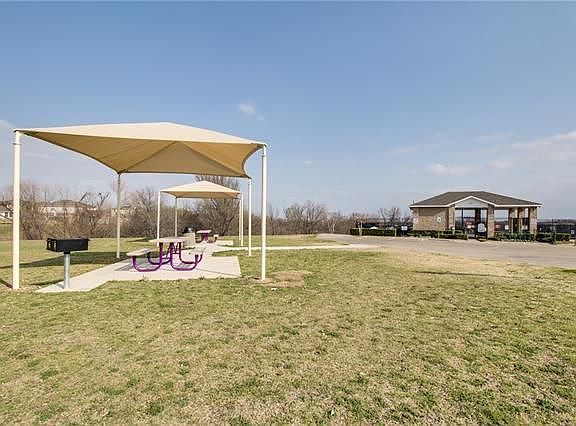 3rd image of 5016 Royal Burgess Dr