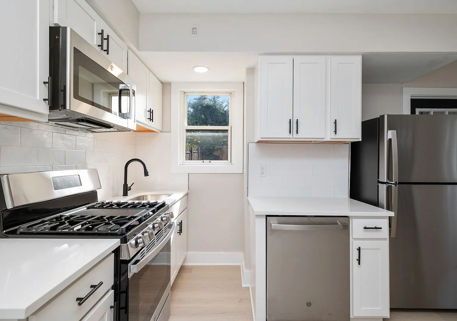 Stunning 3 bedroom home in Ambridge available October 1! — Photo 1