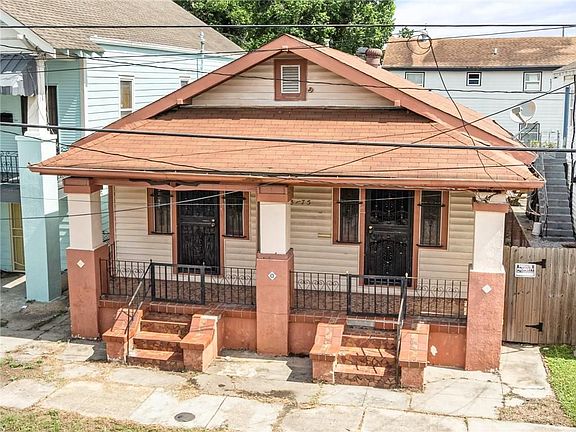 2nd image of 1673-75 N Roman St