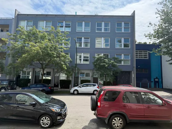 626 Alexander St #208, Vancouver, BC V6A 1C9