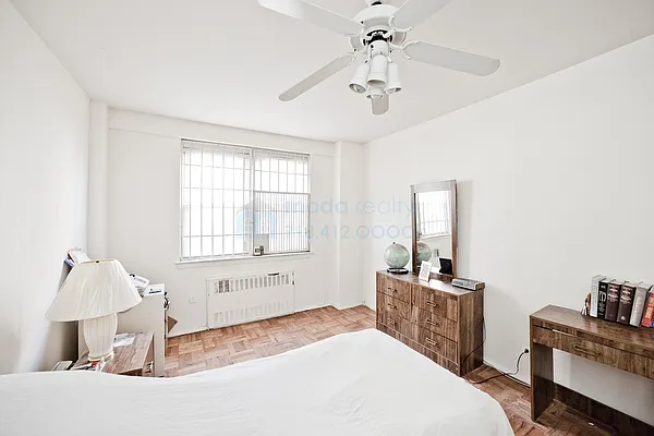 Sold by Moda Realty | media 17