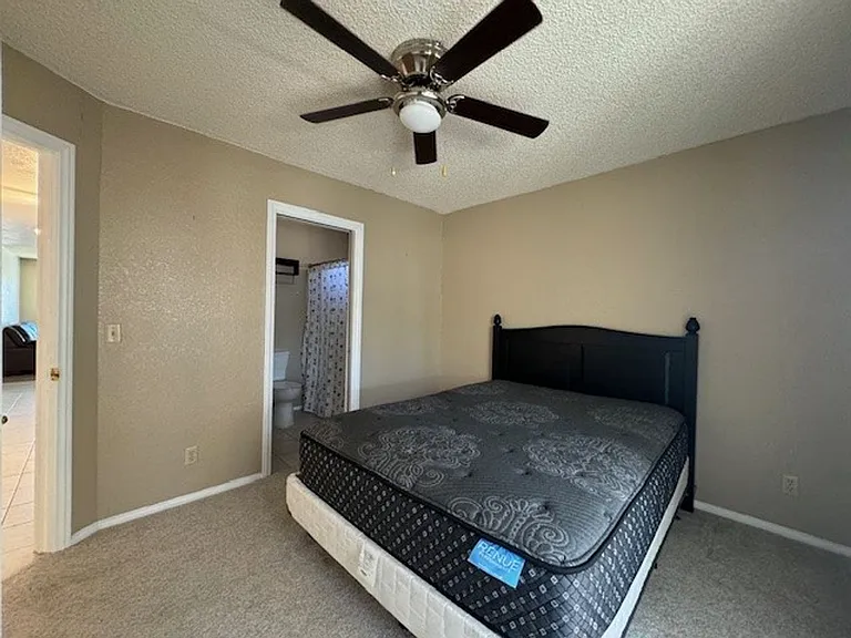 2022 Merrill Ln #10G — Photo 30