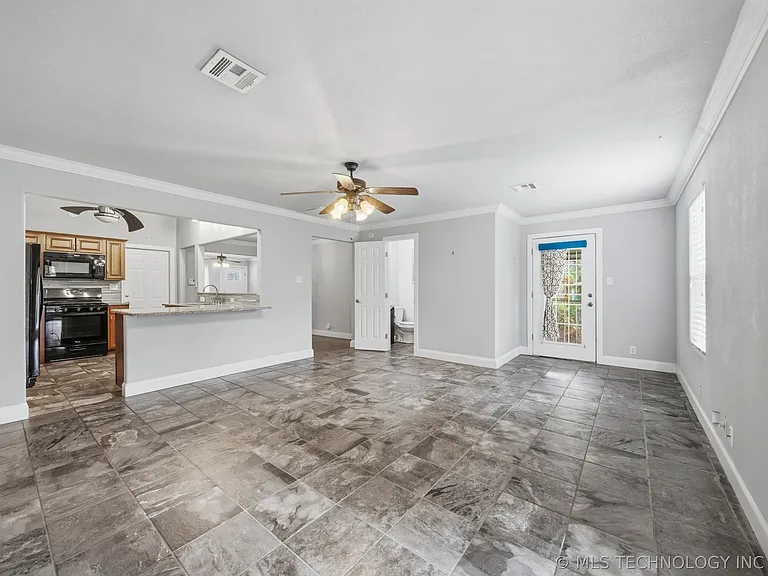 5508 S Newport Ave — Photo 11