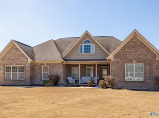 24 Cloverbrooke Ct, Decatur, AL 35603