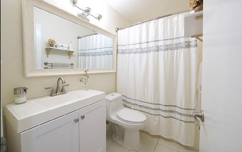 2nd image of 164 S Wildwood