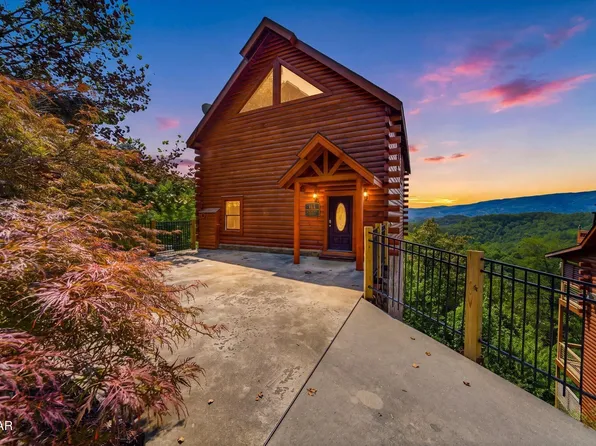 914 Black Bear Cub Way, Sevierville, TN 37862