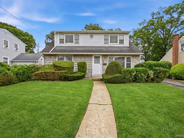659 Diellen Lane, Elmont, NY 11003