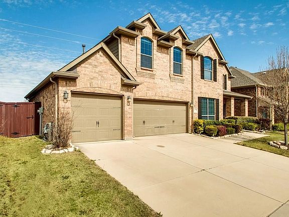 Spacious 3 car garage!