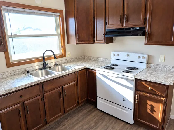 417 S Driftwood St #4, Royalton, MN 56373
