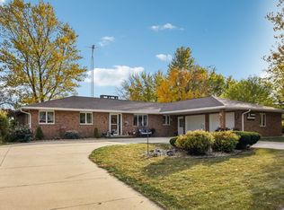 402 E 2nd St, Herscher, IL 60941