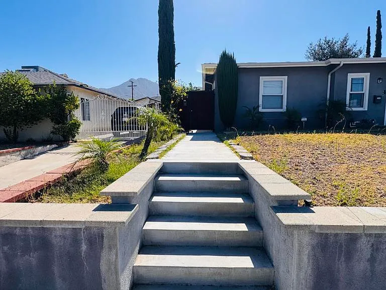 10926 Woodward Ave — Photo 23