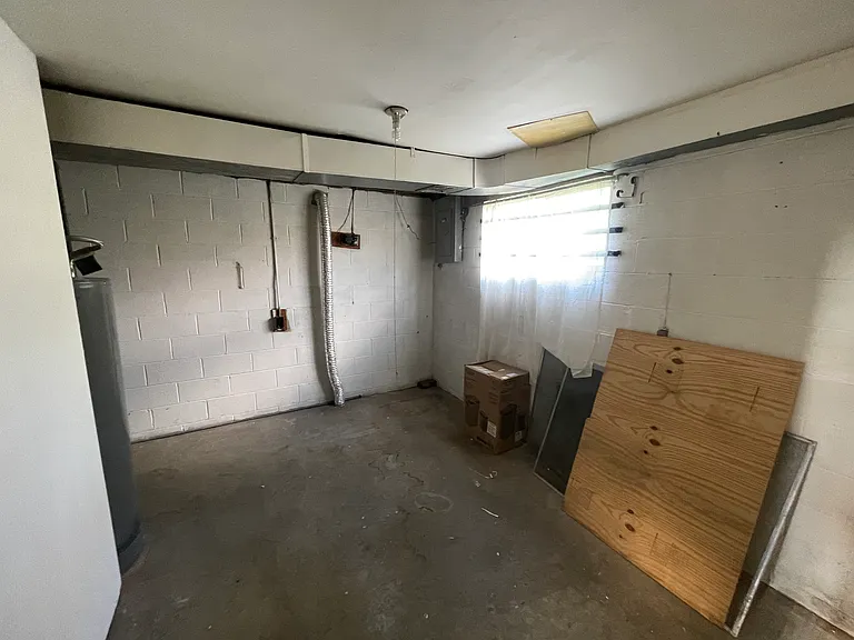 1690 Newfield Rd — Photo 29