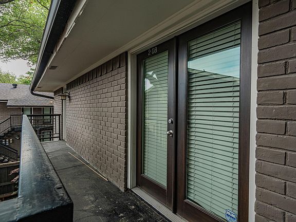 4th image of 7809 Meadow Park Dr #208