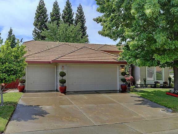 2nd image of 1709 Glastonbury Cir