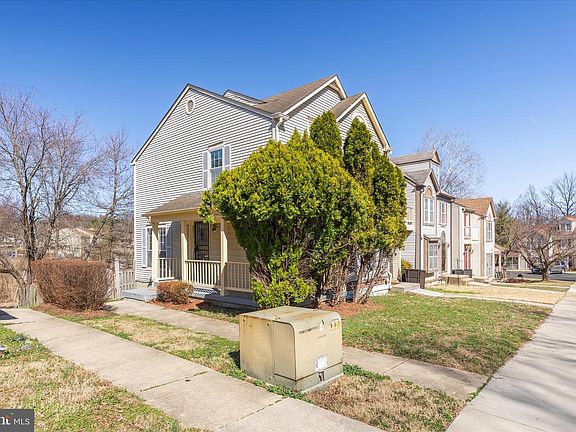 3rd image of 8710 Post Oak Way