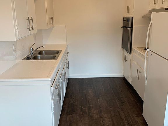 3rd image of 824 Teresi Ct #3